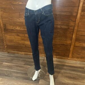 Levi’s. Demi curve. Skinny. Jeans denim. Size 29. Dark wash.